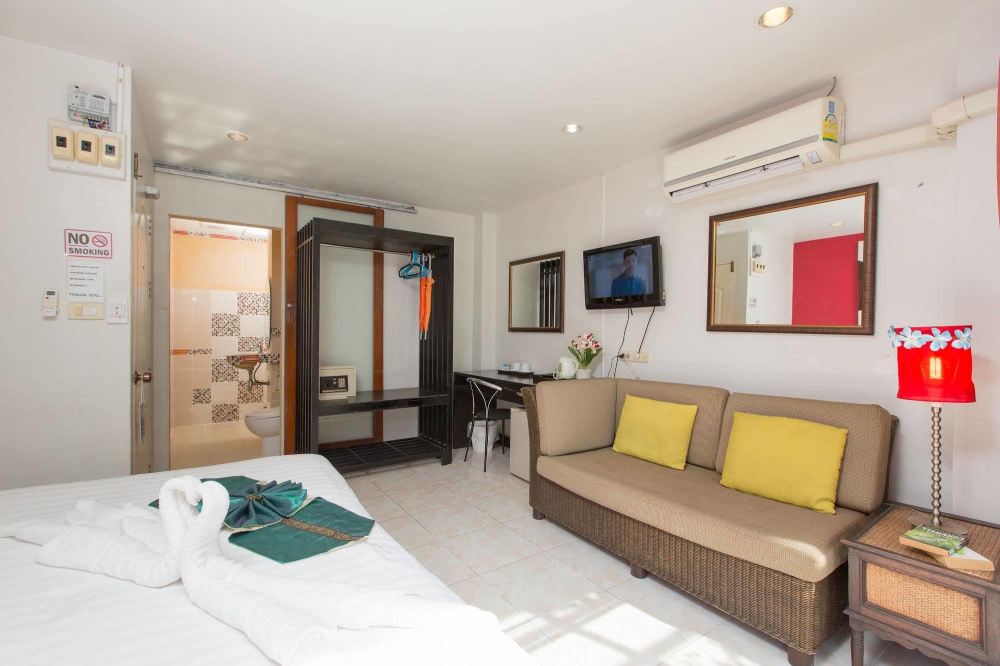 Cool Sea House Hotel Patong Exterior foto